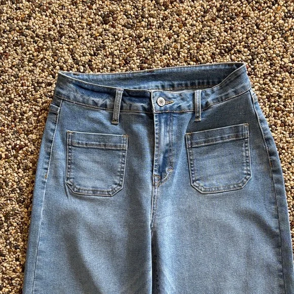 Dokotoo Wide Leg Jean - Picture 3 of 6